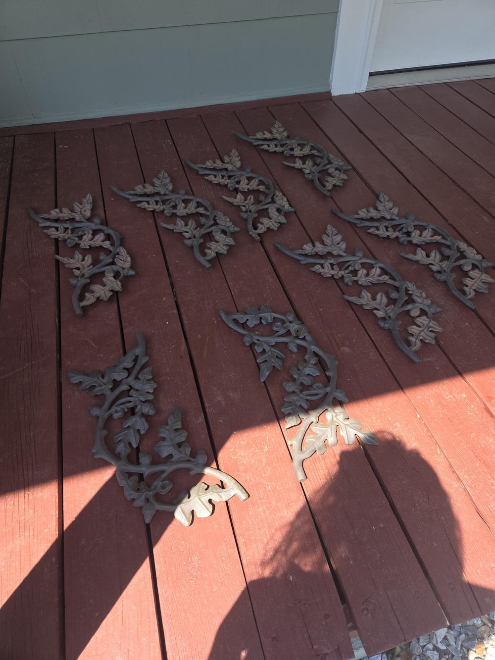 Decorative Cast Iron Leaf Corbels - Set of 8 - Brown - Picture 2 of 2